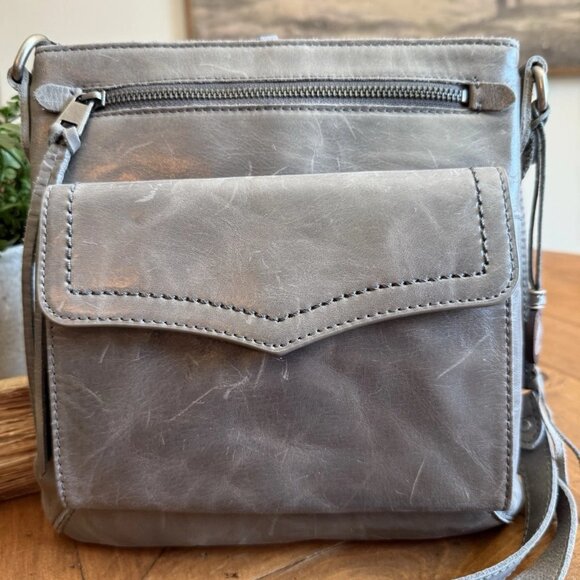 The Sak Leather Purse - Picture 4 of 16